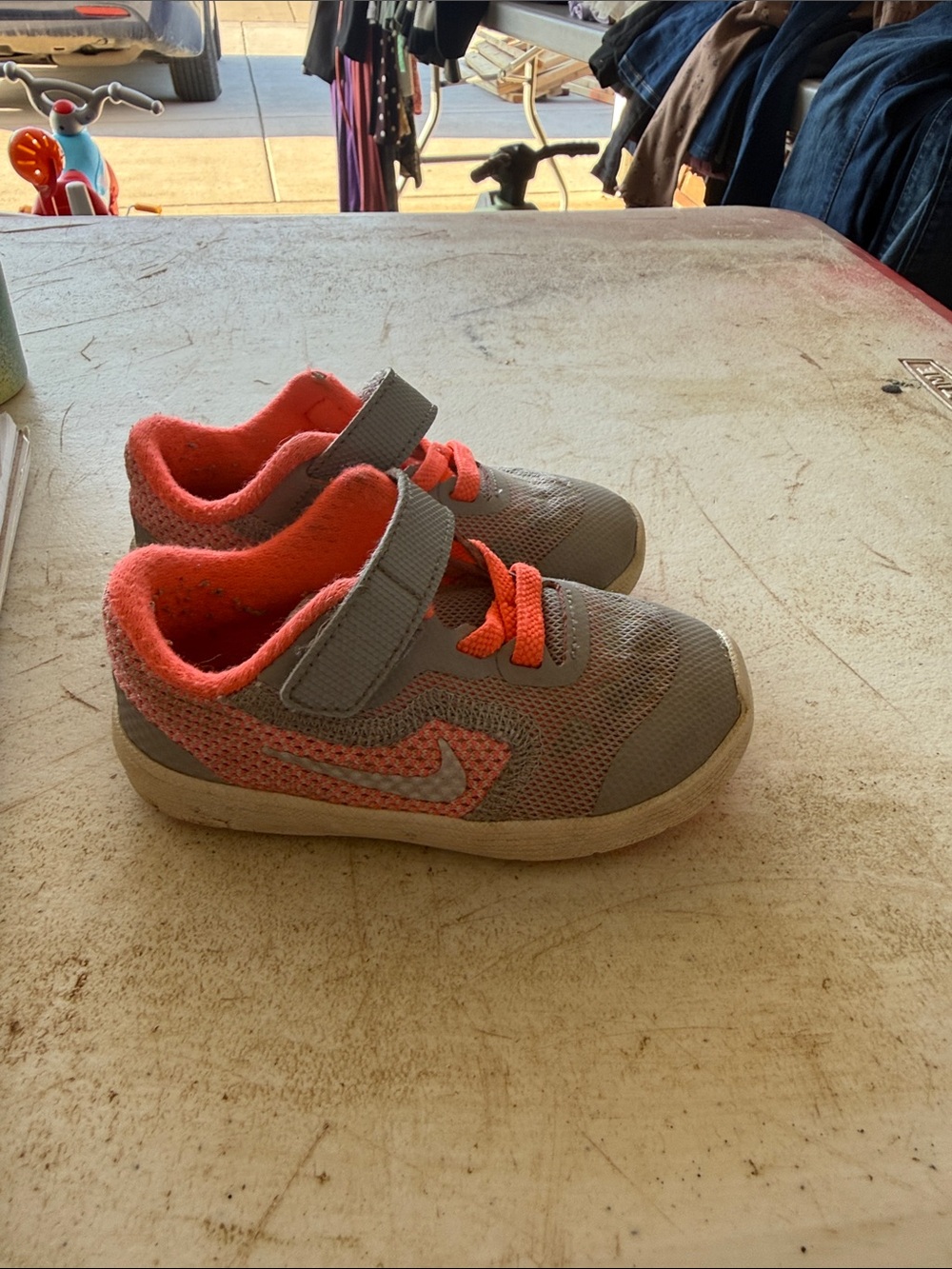 Nike Kids Gray and Coral/Neon Pink Athletic Sneakers with Velcro